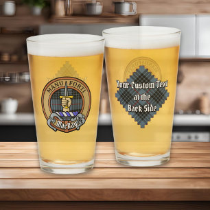 Clan MacKay Wappen über Blue Tartan Glas