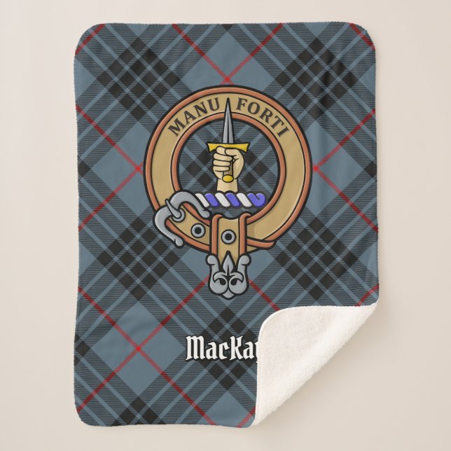 Clan MacKay Wappen über Blue Tartan Sherpadecke (Vorderseite)
