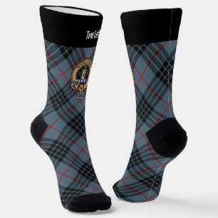 Clan MacKay Wappen über Blue Tartan Socken