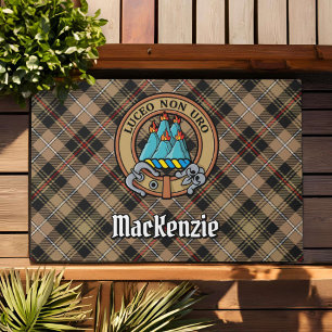 Clan MacKenzie Wappen über Brown Hunting Tartan Fußmatte