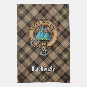Clan MacKenzie Wappen über Brown Hunting Tartan Geschirrtuch
