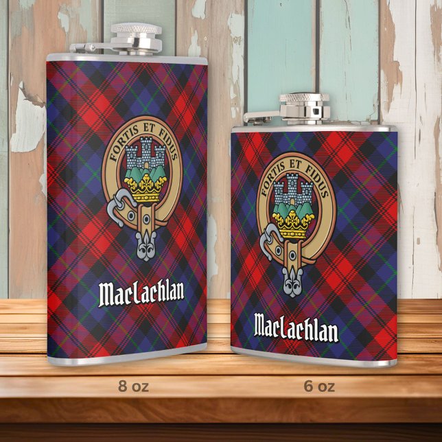 Clan MacLachlan Wappen über Tartan Flachmann (Von Creator hochgeladen)
