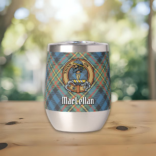 Clan MacLellan-Wappen über altem Tartan