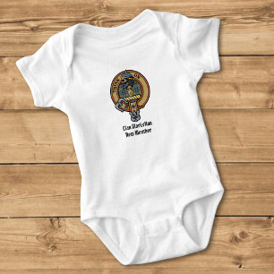Clan MacLellan-Wappen über altem Tartan Baby Strampler