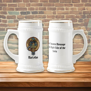 Clan MacLellan-Wappen über altem Tartan Bierglas