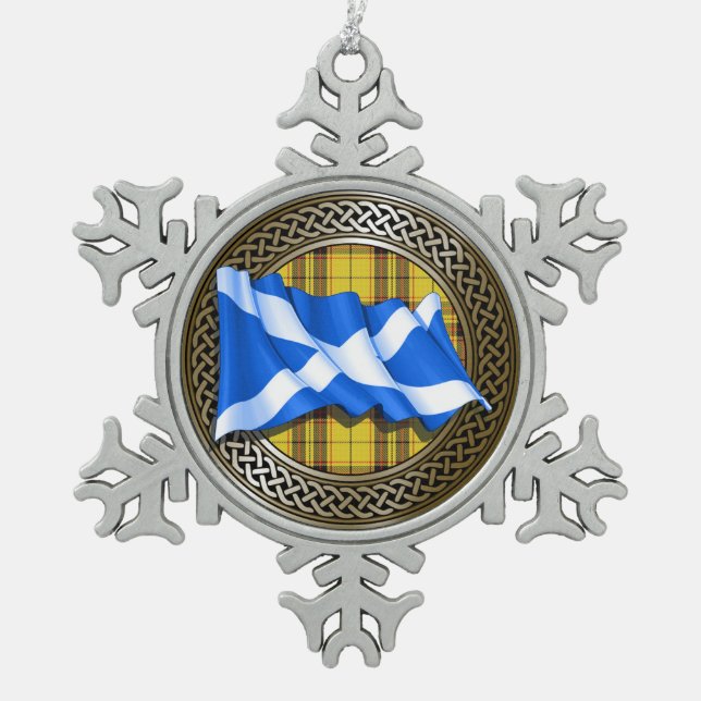 Clan MacLeod Tartan Knot & Flag Schneeflocken Zinn-Ornament (Vorderseite)
