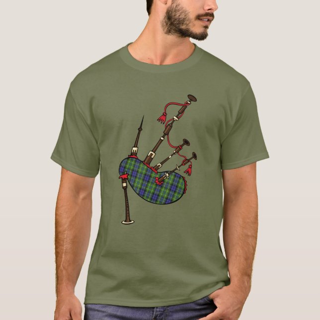 Clan MacNeill von Gigha Tartan Bagpipe T-Shirt (Vorderseite)