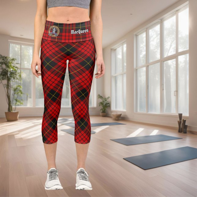 Clan MacQueen Crest über Tartan Capri Leggings (Von Creator hochgeladen)