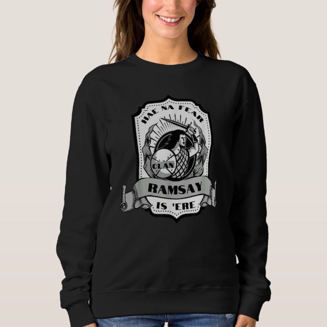 Clan Ramsay Swordsman Scottish Badge Highland Game Sweatshirt (Vorderseite)