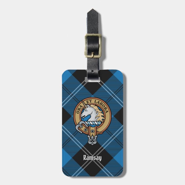 Clan Ramsay Wappen über Blue Hunting Tartan Gepäckanhänger (Vorderseite vertikal)