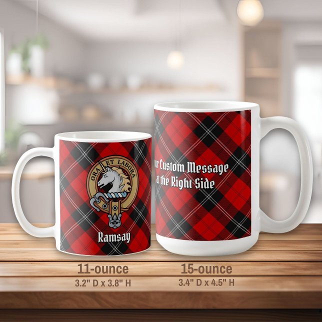 Clan Ramsay Wappen über Red Tartan Kaffeetasse (Von Creator hochgeladen)