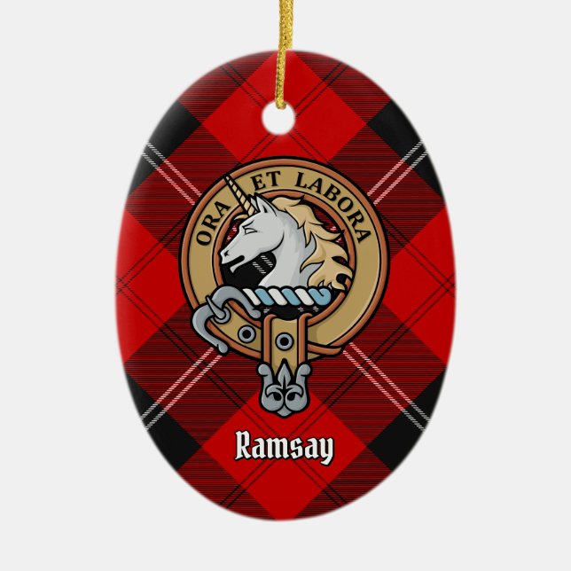 Clan Ramsay Wappen über Red Tartan Keramik Ornament (Vorne)