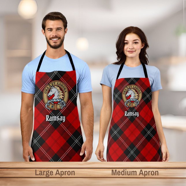 Clan Ramsay Wappen über Red Tartan Schürze (Von Creator hochgeladen)