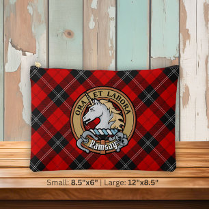 Clan Ramsay-Wappen über rotem Tartan Zubehörtasche