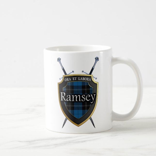 Clan Ramsey Ramsay Tartan-Schild und Schwerter Tasse (Rechts)
