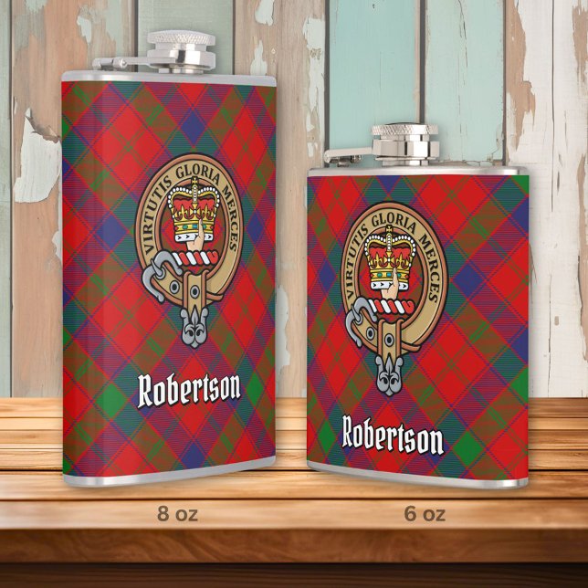 Clan Robertson Wappen über Tartan Flachmann (Von Creator hochgeladen)