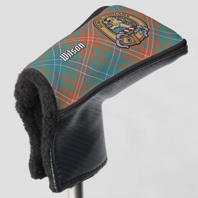 Clan Wilson Wappen über antikes Tartan Golf Headcover (3/4 Vorderseite)