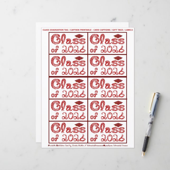 Class of 2026 Graduation Crimson Red Tag Captions (Vorderseite/Rückseite Beispiel)