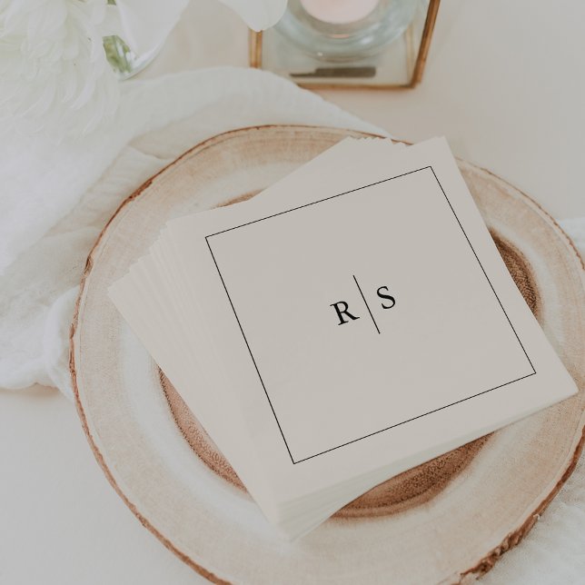 Classic Black & Ecru Monogram Wedding Serviette (Von Creator hochgeladen)
