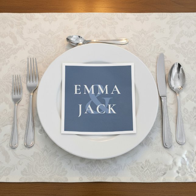 Classic Blue Elegant Serif Schriftart Moderne Ampe Serviette (Classic Blue Elegant Serif Font modern ampersand Napkins.)