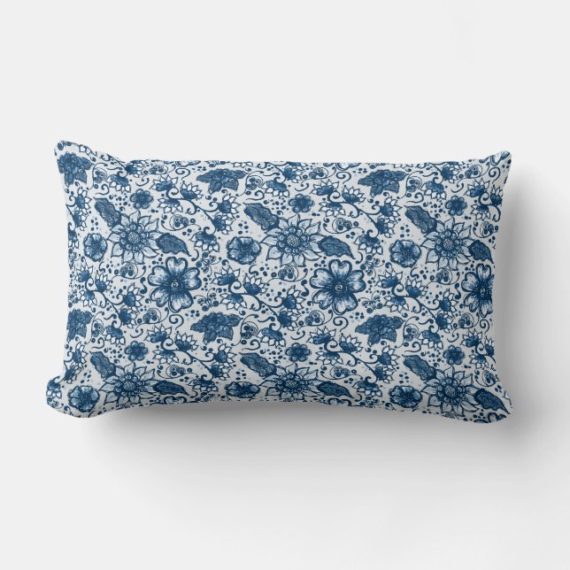 Classic Blue | Large Boho Style Floral Lendenkissen (Vorderseite)