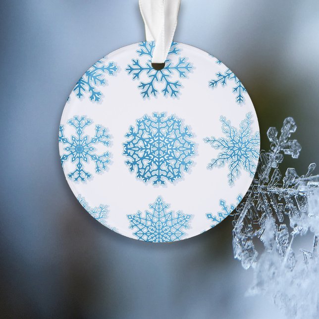 Classic Blue & White Snowflakes Weihnachten Ornament (Von Creator hochgeladen)