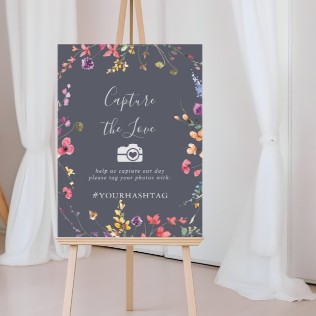 Classic Blue Wild Capture the Liebe Hashtag Poster (Von Creator hochgeladen)