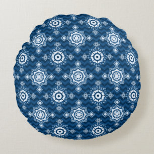 Classic Blue   Zwei Designs Boho Style Rundes Kissen