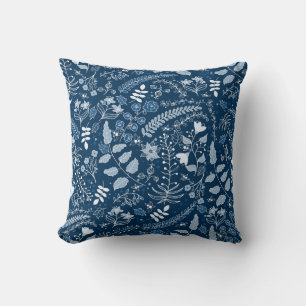 Classic Blues Hues Boho Floral Kissen