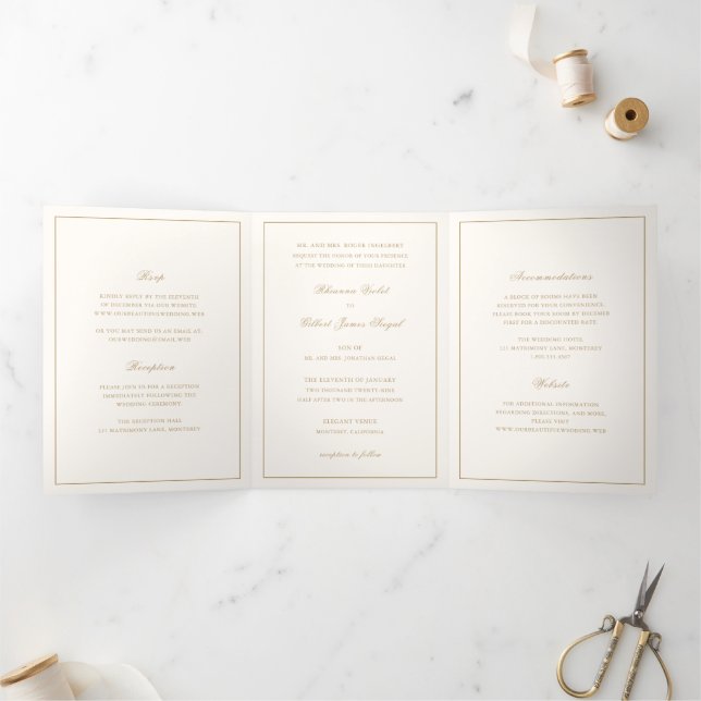 Classic Border Ivory and Gold Timeless Wedding Dreifach Gefaltete Einladung (Innenseite)