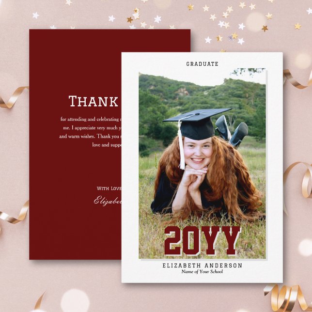 Classic Burgundy Graduate 2024 Abschluss Foto Dankeskarte (Von Creator hochgeladen)