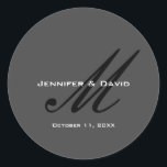 Classic Calligraphy Monogram Wedding Gray Runder Aufkleber<br><div class="desc">Sie können die Schriftart und Farben leicht ändern. Sie können auch Ihr Logo und das Hintergrundbild hinzufügen,  wie Sie möchten.</div>