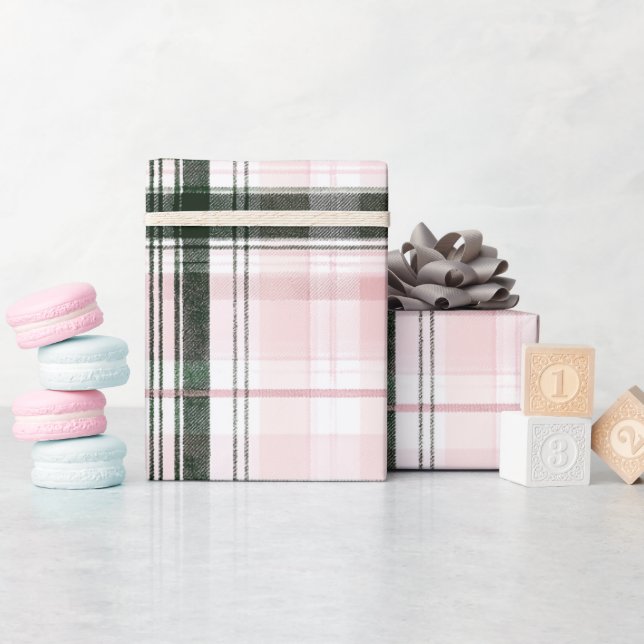Classic Christmas pink and green Plaid Geschenkpapier (Babyparty)
