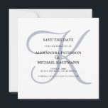 Classic Dusty Blue Monogram Save The Date<br><div class="desc">Diese eleganten Hochzeitseinladungen Save the Date zeigen Ihr Monogramm in einem großen,  stylischen Text in staubblau auf weißem Hintergrund. Eine einfache,  elegante Suche nach Ihrer modernen Hochzeit.</div>
