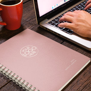 Classic Dusty Rose Modernes Logo wöchentlich Planer