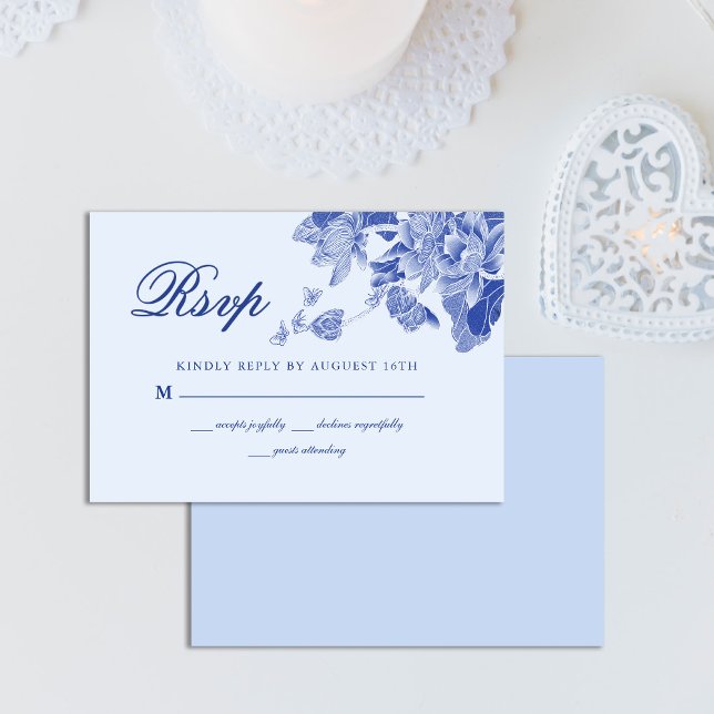 Classic Elegant Light Blue White Floral Wedding RSVP Karte (Von Creator hochgeladen)