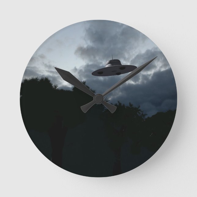 Classic Flying Saucer Wall Clock Runde Wanduhr (Vorderseite)
