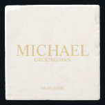 Classic Gold Personalisiert Trauzeuge Steinuntersetzer<br><div class="desc">Klassische Geschenke für Personalisierten Trauzeuge mit dem Namen,  dem Titel und dem Hochzeitsdatum des personalisierten Trauzeugen im klassischen Serif-Schriftart-Stil. Auch perfekt für Trauzeuge,  Vater der Braut und mehr. Bitte beachten Sie: Die Details der Folie werden im Kunstwerk simuliert. Bei der Herstellung dieses Produktes wird keine Folie verwendet.</div>