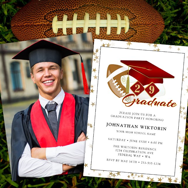 Classic Graduation Cap Red Gold Football Foto Einladung (Classic Graduation Cap Red Gold Football Photo Invitation)