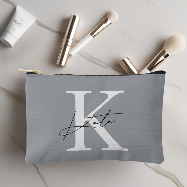 Classic Gray Monogram Bridesmaid-Geschenk Zubehörtasche (Von Creator hochgeladen)