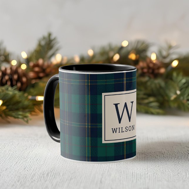 Classic Green Tartan Plaid Monogram Christmas Tasse (Von Creator hochgeladen)