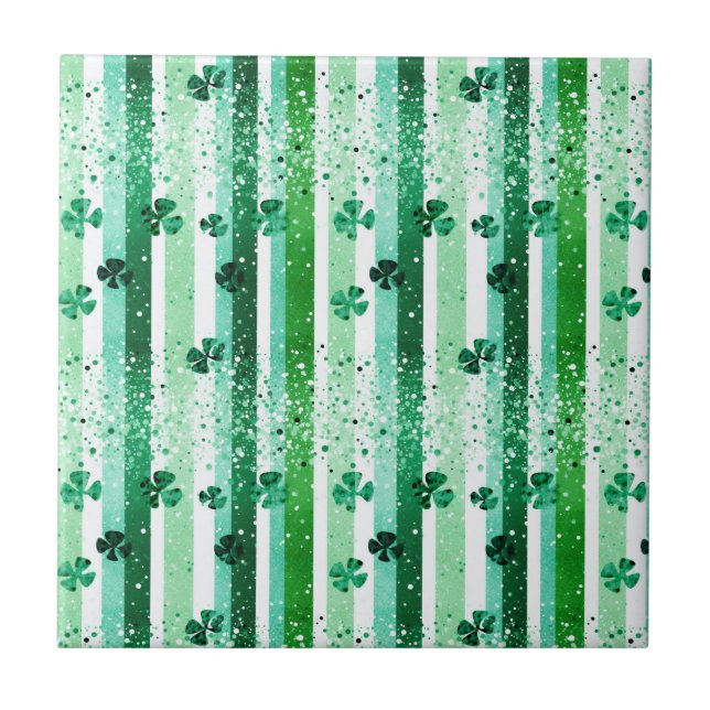 Classic Green White Vertical Stripes Shamrocks Fliese (Vorderseite)
