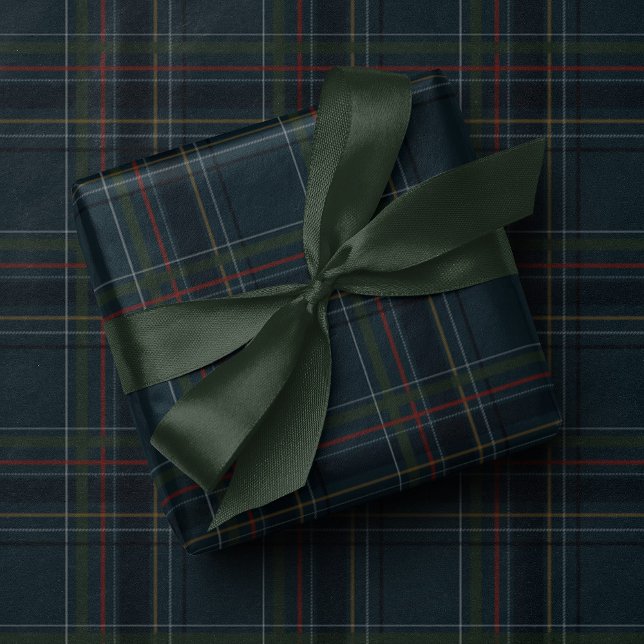 Classic holiday plaid stylish navy Christmas Geschenkpapier (Von Creator hochgeladen)