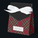 Classic Holiday Red Tartan Geschenk Geschenkschachtel<br><div class="desc">Diese charmante Geschenkboxen mit einem karierten,  klassischen Rottartan-Muster ist ideal für Weihnachten oder für jeden Anlass. Die Vorderseite hat ein Etikett,  das "Handmade with Liebe by" und Ihren Namen lautet. Diese Box ist ideal für kleine Geschenke,  Gefallen oder hausgemachte Leckereien.</div>