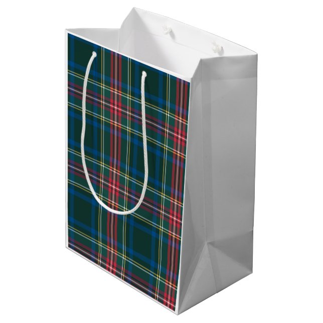 Classic Holiday Tartan Kariert Preppy Christmas Mittlere Geschenktüte (Rückseite Schrägansicht)