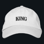 Classic King bestickte Hülle in weißem Baumwollhut Baseballkappe<br><div class="desc">Suche nach Regal King Text Stickerei auf Khaki Cap Diese khaki-farbene Kappe ist bestickt mit auffallendem "King" Text,  der zeitlos mit lässigem Flair kombiniert. Das Baumwollgewebe sorgt für Atmungsaktivität und der verstellbare Gurt garantiert eine sichere Passform.</div>