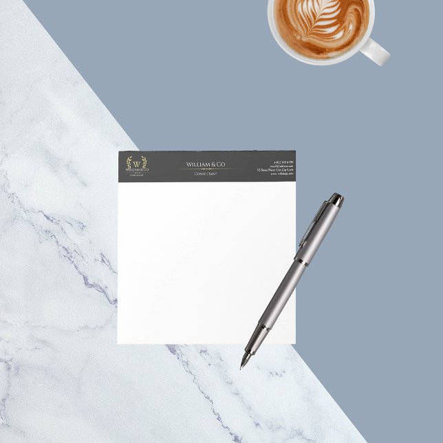 Classic Laurel Wreath Black Gold Monogram Notizblock (Von Creator hochgeladen)