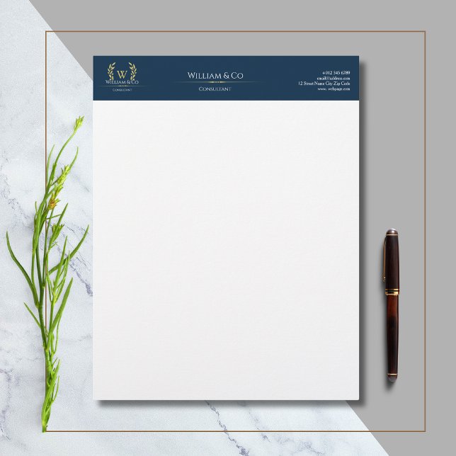 Classic Laurel Wreath Navy Blue Gold Monogram Briefbogen (Von Creator hochgeladen)