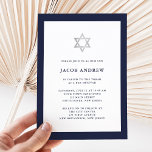 Classic Midnight Blue und White | Bar Mitzvah Einladung<br><div class="desc">Diese schlichten und modernen Bar Mitzvah- oder Bat Mitzvah-Einladungen sind mit einer dunkelblauen Grenze versehen,  mit einem eleganten,  passenden Text und einem silbernen Stern von David.</div>