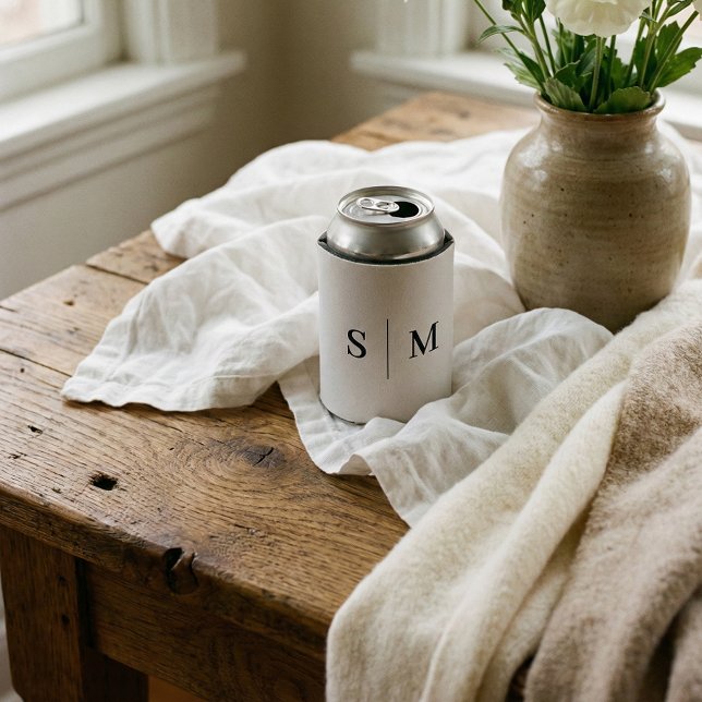 Classic Monogram Elegant White Wedding Can Cooler Dosenkühler (Von Creator hochgeladen)